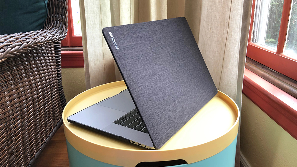Incase Textured Hardshell in Woolenex for MacBook Pro 16-inch (M1/M2/M3) -  Graphite